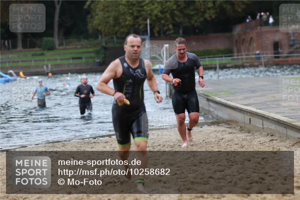 13.09.2026 - Stadtparktriathlon Mo-Foto http://msf.ph/oto/10258682 13.09.2026 11:54:06 Schwimmen 960, 961, 975, 995, 1005, 1011, 1045, 1061 meine-sportfotos.de