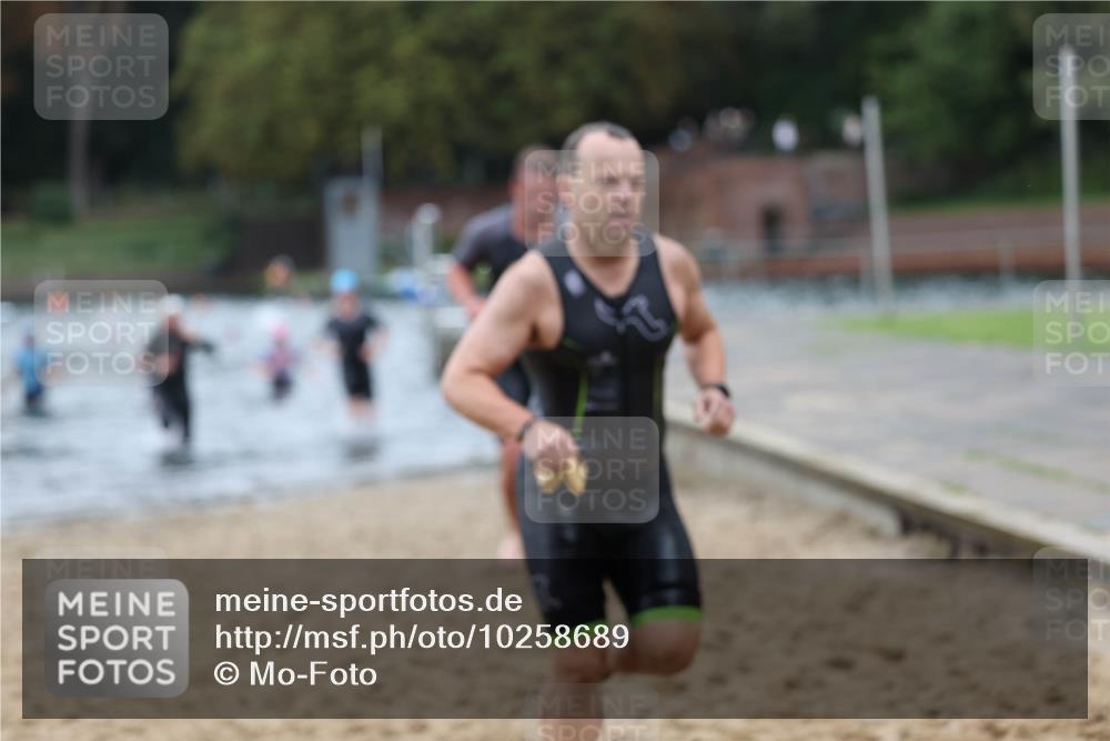 13.09.2026 - Stadtparktriathlon Mo-Foto http://msf.ph/oto/10258689 13.09.2026 11:54:07 Schwimmen 960, 961, 975, 995, 1005, 1011, 1045, 1061 meine-sportfotos.de