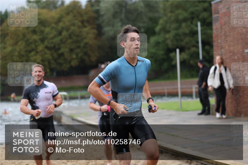 13.09.2026 - Stadtparktriathlon Mo-Foto http://msf.ph/oto/10258746 13.09.2026 11:54:19 Schwimmen 960, 975, 1005, 1061 meine-sportfotos.de