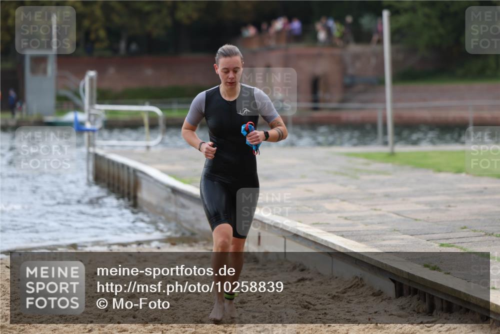 13.09.2026 - Stadtparktriathlon Mo-Foto http://msf.ph/oto/10258839 13.09.2026 11:14:30 Schwimmen 787, 815, 824 meine-sportfotos.de