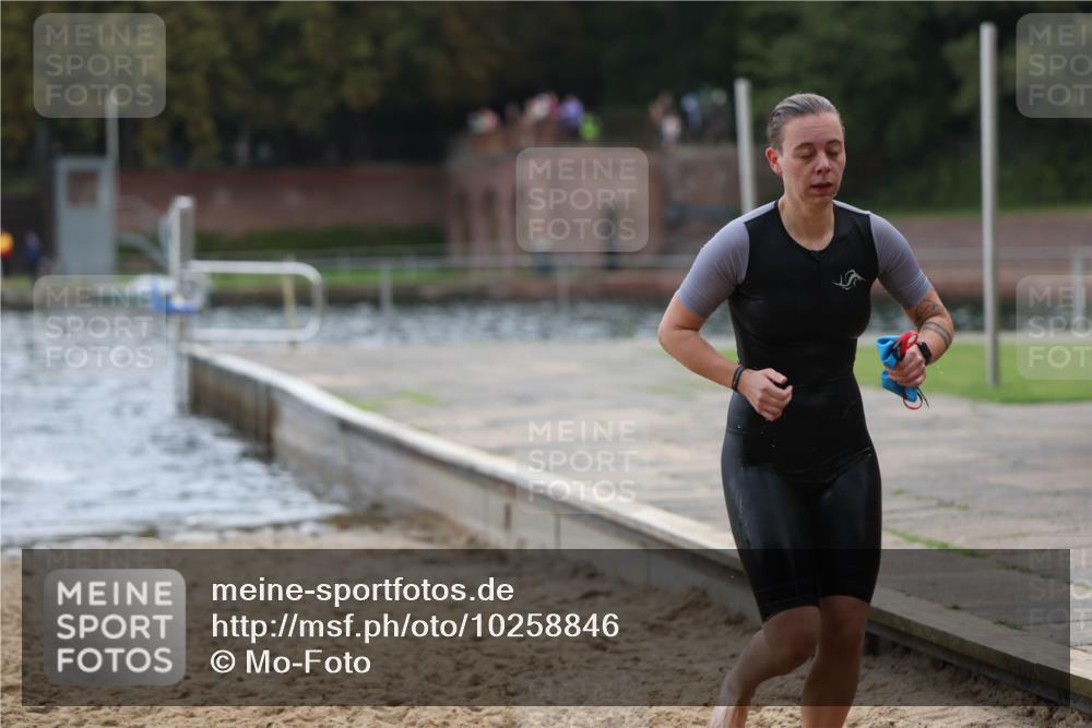 13.09.2026 - Stadtparktriathlon Mo-Foto http://msf.ph/oto/10258846 13.09.2026 11:14:32 Schwimmen 787, 815, 824 meine-sportfotos.de
