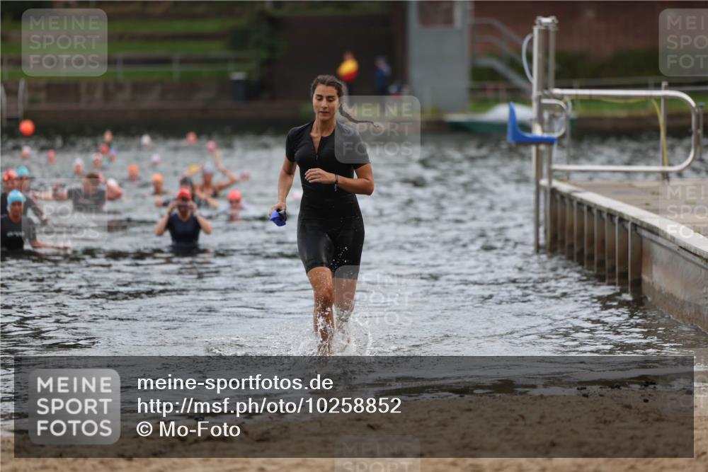 13.09.2026 - Stadtparktriathlon Mo-Foto http://msf.ph/oto/10258852 13.09.2026 11:14:34 Schwimmen 787, 824 meine-sportfotos.de