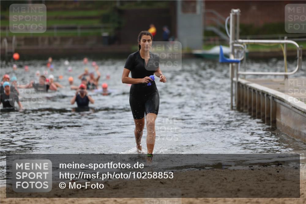 13.09.2026 - Stadtparktriathlon Mo-Foto http://msf.ph/oto/10258853 13.09.2026 11:14:34 Schwimmen 787, 824 meine-sportfotos.de