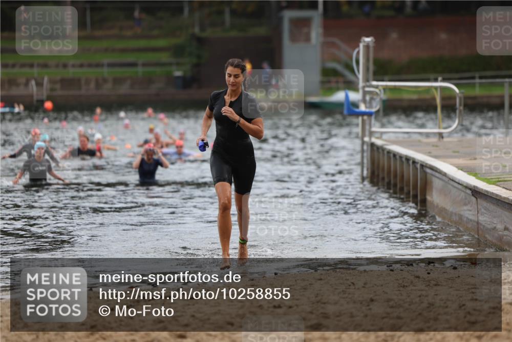 13.09.2026 - Stadtparktriathlon Mo-Foto http://msf.ph/oto/10258855 13.09.2026 11:14:34 Schwimmen 787, 824 meine-sportfotos.de