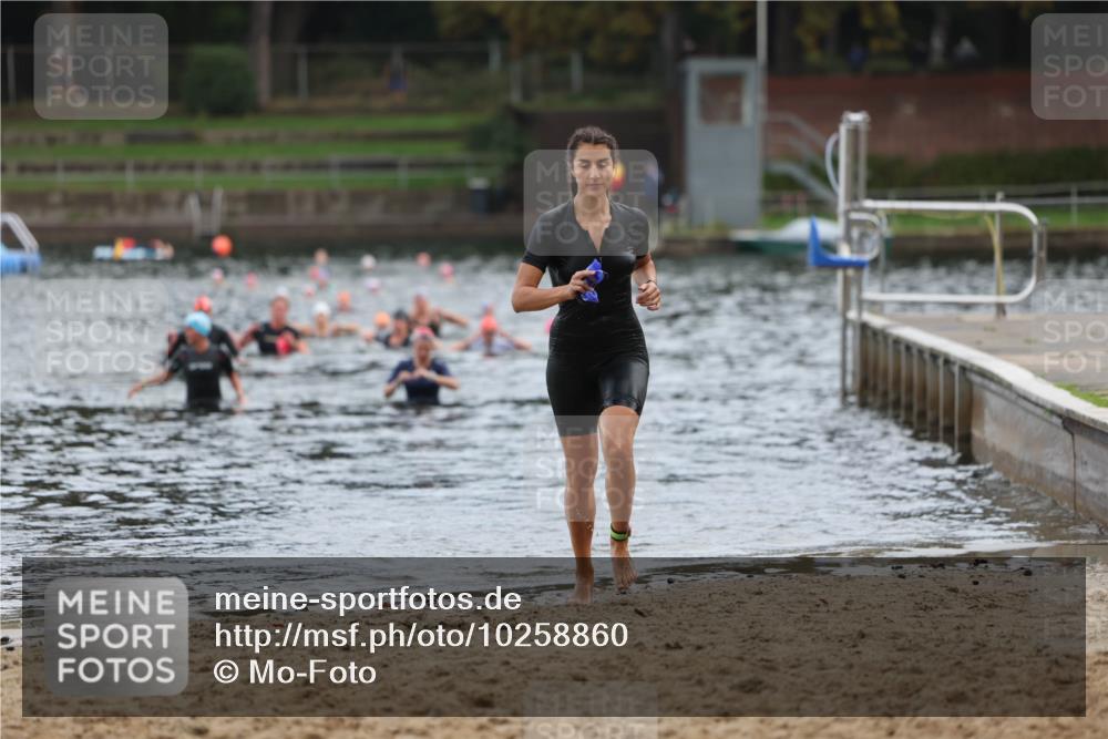13.09.2026 - Stadtparktriathlon Mo-Foto http://msf.ph/oto/10258860 13.09.2026 11:14:35 Schwimmen 787, 824 meine-sportfotos.de