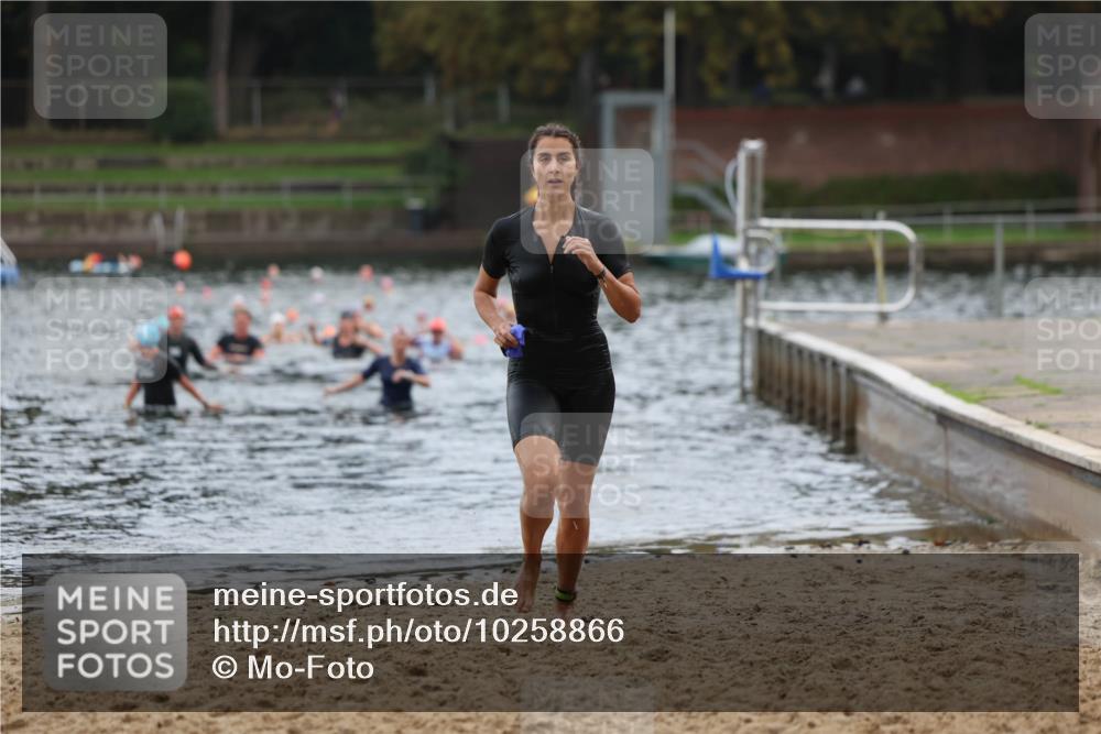 13.09.2026 - Stadtparktriathlon Mo-Foto http://msf.ph/oto/10258866 13.09.2026 11:14:36 Schwimmen 824 meine-sportfotos.de