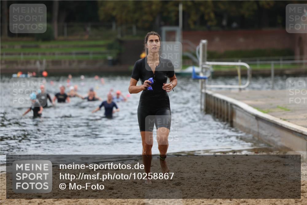 13.09.2026 - Stadtparktriathlon Mo-Foto http://msf.ph/oto/10258867 13.09.2026 11:14:37 Schwimmen 824 meine-sportfotos.de