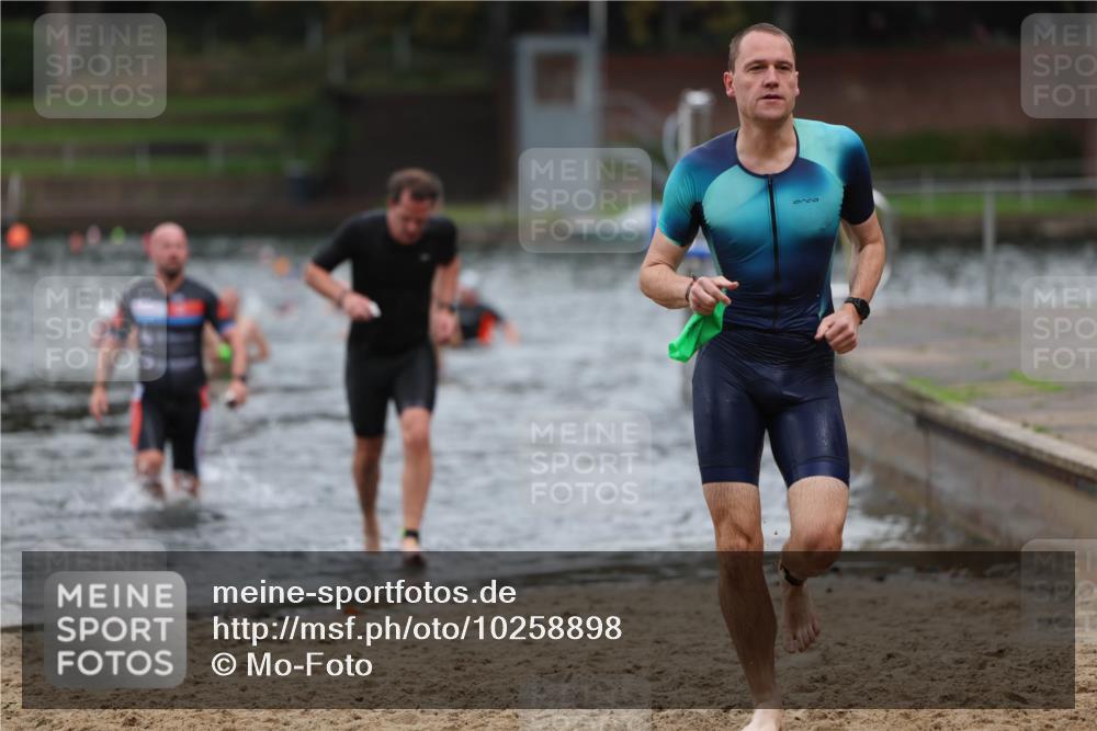 13.09.2026 - Stadtparktriathlon Mo-Foto http://msf.ph/oto/10258898 13.09.2026 11:54:59 Schwimmen 949, 1022, 1064 meine-sportfotos.de