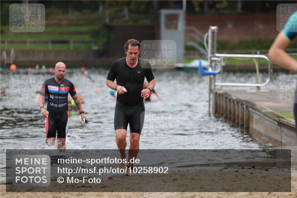 13.09.2026 - Stadtparktriathlon Mo-Foto http://msf.ph/oto/10258902 13.09.2026 11:55:00 Schwimmen 949, 1022, 1064 meine-sportfotos.de