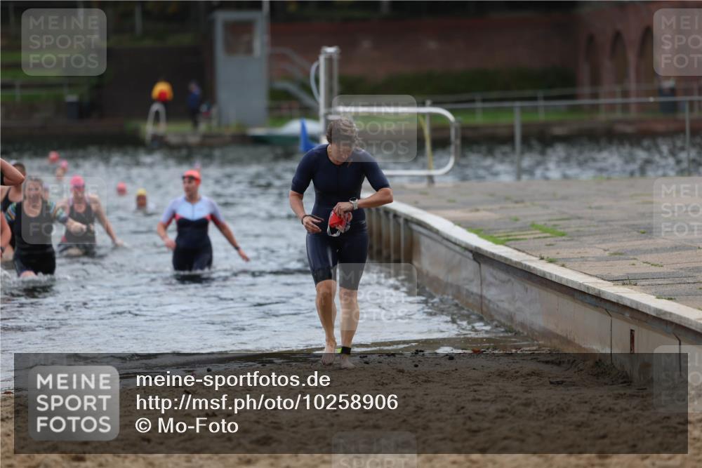 13.09.2026 - Stadtparktriathlon Mo-Foto http://msf.ph/oto/10258906 13.09.2026 11:14:52 Schwimmen 732, 800, 807 meine-sportfotos.de