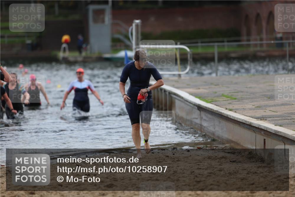 13.09.2026 - Stadtparktriathlon Mo-Foto http://msf.ph/oto/10258907 13.09.2026 11:14:52 Schwimmen 732, 800, 807 meine-sportfotos.de