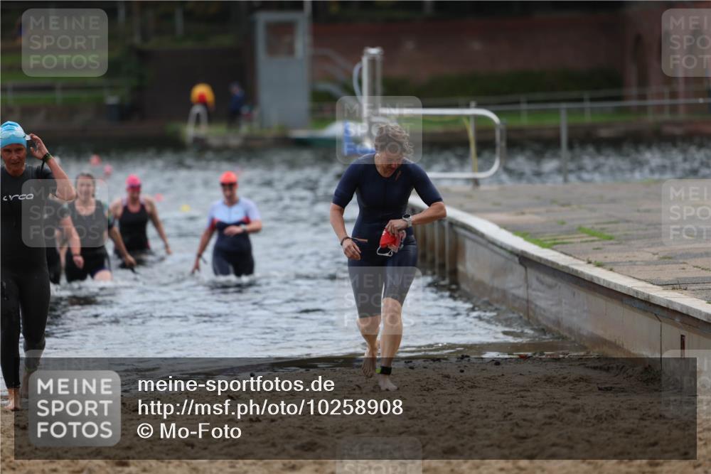 13.09.2026 - Stadtparktriathlon Mo-Foto http://msf.ph/oto/10258908 13.09.2026 11:14:53 Schwimmen 732, 800, 806, 807 meine-sportfotos.de