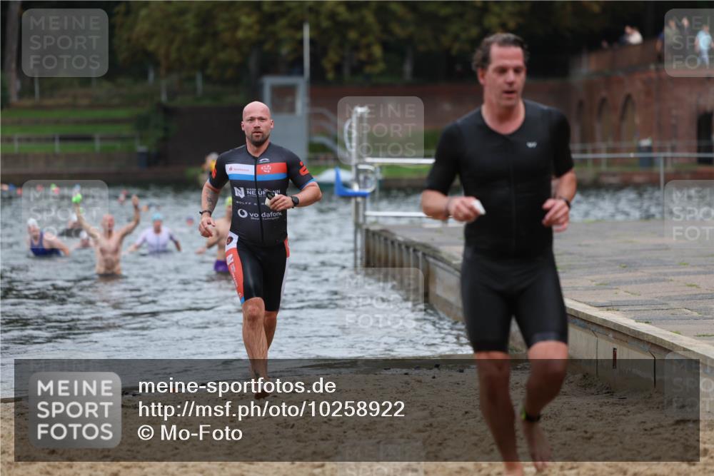 13.09.2026 - Stadtparktriathlon Mo-Foto http://msf.ph/oto/10258922 13.09.2026 11:55:03 Schwimmen 949, 1022, 1064 meine-sportfotos.de
