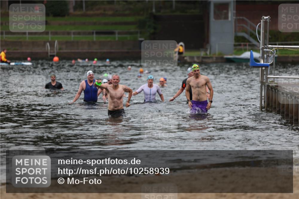 13.09.2026 - Stadtparktriathlon Mo-Foto http://msf.ph/oto/10258939 13.09.2026 11:55:05 Schwimmen 949, 1027, 1029, 1064 meine-sportfotos.de