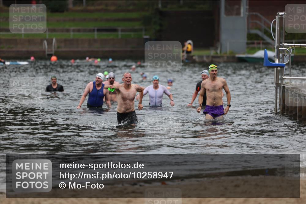 13.09.2026 - Stadtparktriathlon Mo-Foto http://msf.ph/oto/10258947 13.09.2026 11:55:06 Schwimmen 949, 1027, 1029, 1064 meine-sportfotos.de