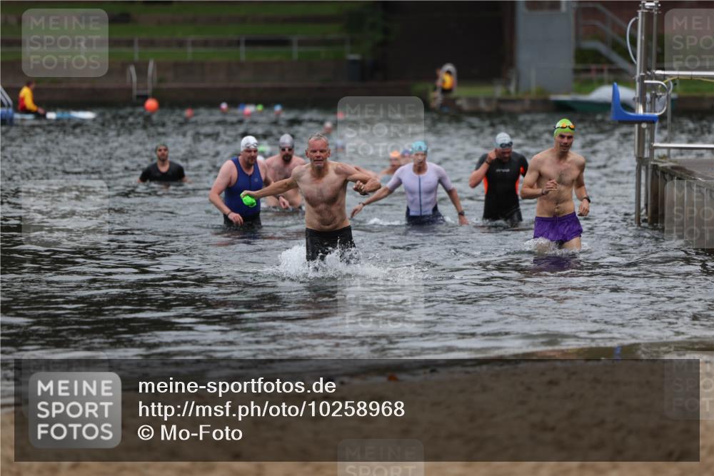 13.09.2026 - Stadtparktriathlon Mo-Foto http://msf.ph/oto/10258968 13.09.2026 11:55:09 Schwimmen 1027, 1029, 1064 meine-sportfotos.de