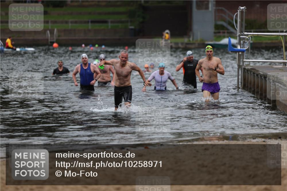 13.09.2026 - Stadtparktriathlon Mo-Foto http://msf.ph/oto/10258971 13.09.2026 11:55:09 Schwimmen 1027, 1029, 1064 meine-sportfotos.de