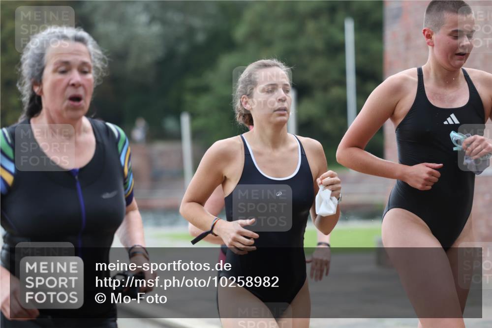 13.09.2026 - Stadtparktriathlon Mo-Foto http://msf.ph/oto/10258982 13.09.2026 11:15:11 Schwimmen 714, 729, 738, 756, 759, 765, 773, 804, 806 meine-sportfotos.de