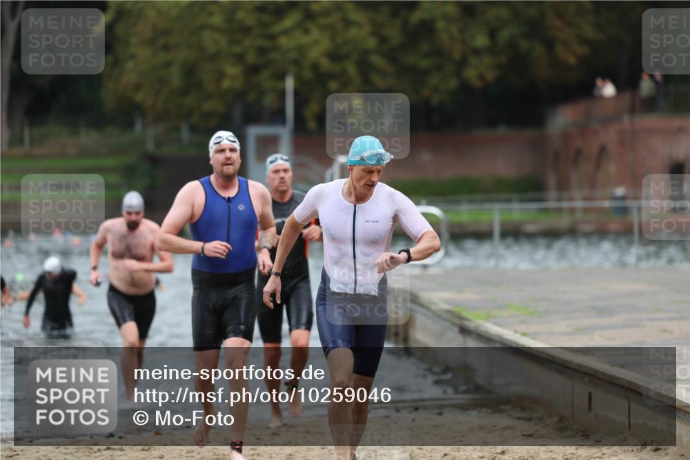 13.09.2026 - Stadtparktriathlon Mo-Foto http://msf.ph/oto/10259046 13.09.2026 11:55:22 Schwimmen 966, 979, 1020, 1027, 1029, 1033, 1058 meine-sportfotos.de