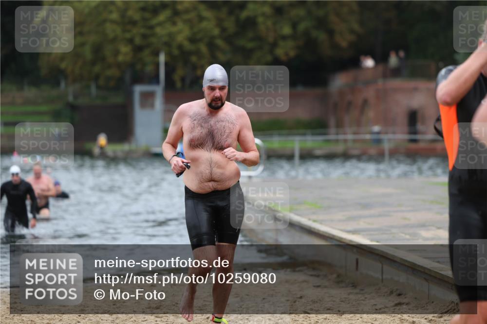 13.09.2026 - Stadtparktriathlon Mo-Foto http://msf.ph/oto/10259080 13.09.2026 11:55:26 Schwimmen 950, 966, 979, 1020, 1033, 1039, 1058 meine-sportfotos.de