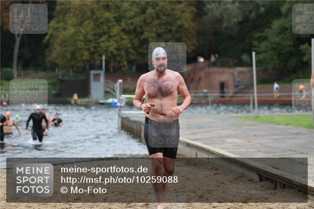 13.09.2026 - Stadtparktriathlon Mo-Foto http://msf.ph/oto/10259088 13.09.2026 11:55:27 Schwimmen 950, 966, 979, 1020, 1033, 1039, 1058 meine-sportfotos.de
