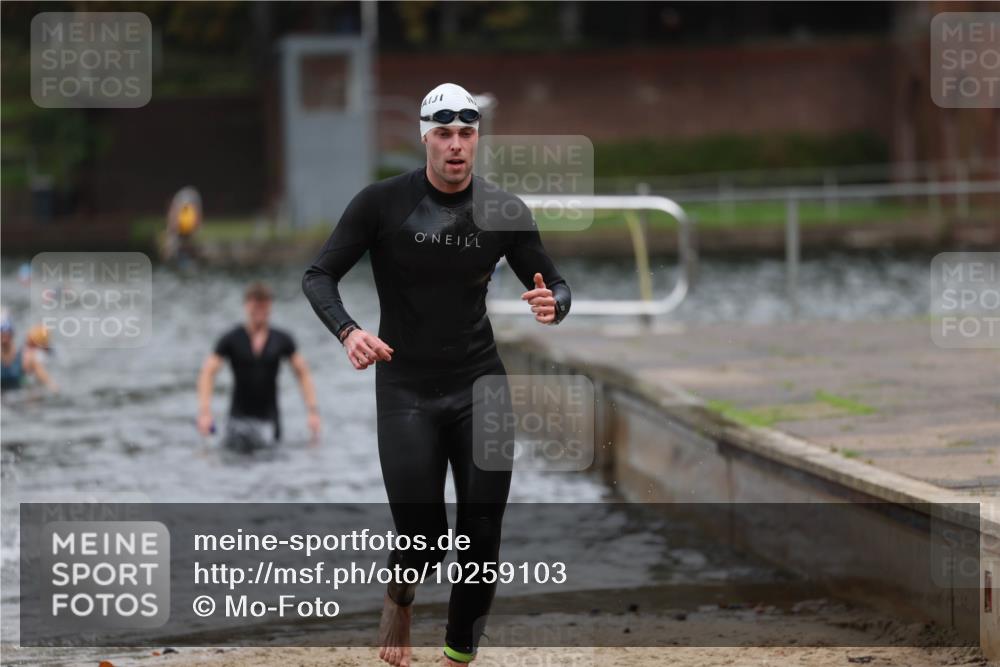 13.09.2026 - Stadtparktriathlon Mo-Foto http://msf.ph/oto/10259103 13.09.2026 11:55:34 Schwimmen 950, 979, 1039, 1052 meine-sportfotos.de