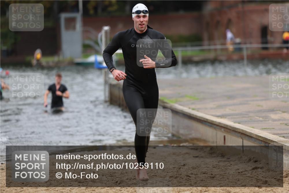13.09.2026 - Stadtparktriathlon Mo-Foto http://msf.ph/oto/10259110 13.09.2026 11:55:35 Schwimmen 950, 979, 1039, 1052 meine-sportfotos.de