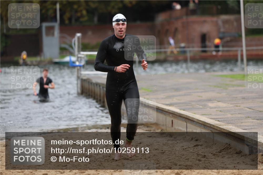 13.09.2026 - Stadtparktriathlon Mo-Foto http://msf.ph/oto/10259113 13.09.2026 11:55:35 Schwimmen 950, 979, 1039, 1052 meine-sportfotos.de