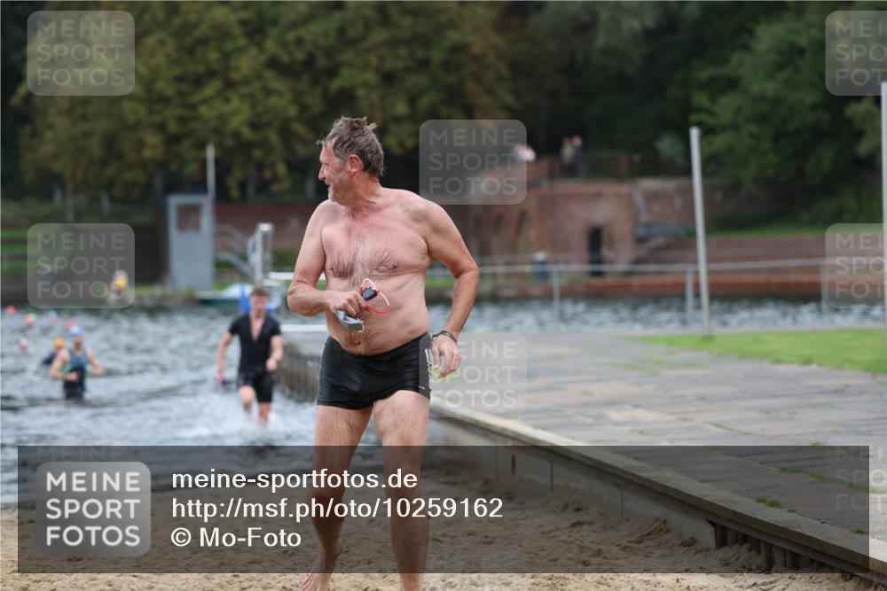 13.09.2026 - Stadtparktriathlon Mo-Foto http://msf.ph/oto/10259162 13.09.2026 11:55:42 Schwimmen 1004, 1039, 1052 meine-sportfotos.de