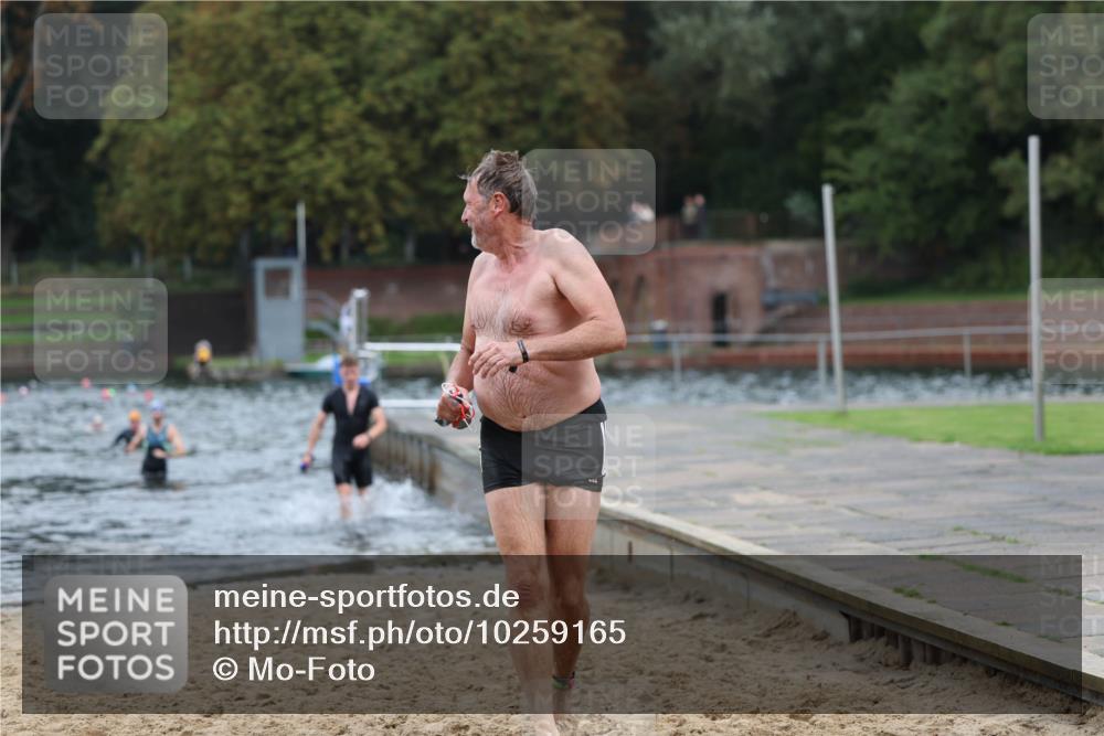 13.09.2026 - Stadtparktriathlon Mo-Foto http://msf.ph/oto/10259165 13.09.2026 11:55:42 Schwimmen 1004, 1039, 1052 meine-sportfotos.de