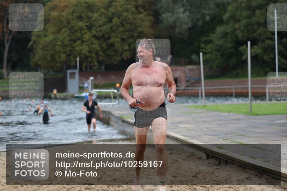 13.09.2026 - Stadtparktriathlon Mo-Foto http://msf.ph/oto/10259167 13.09.2026 11:55:42 Schwimmen 1004, 1039, 1052 meine-sportfotos.de