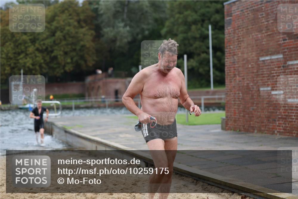 13.09.2026 - Stadtparktriathlon Mo-Foto http://msf.ph/oto/10259175 13.09.2026 11:55:43 Schwimmen 1004, 1039, 1052 meine-sportfotos.de