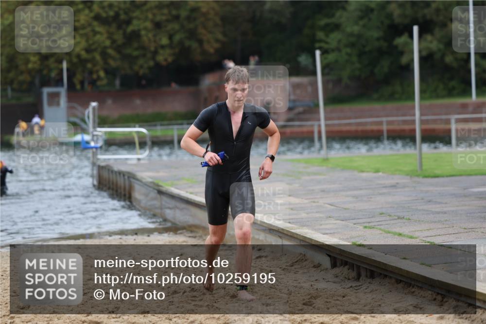 13.09.2026 - Stadtparktriathlon Mo-Foto http://msf.ph/oto/10259195 13.09.2026 11:55:49 Schwimmen 977, 987, 1004, 1056 meine-sportfotos.de