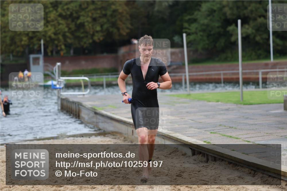 13.09.2026 - Stadtparktriathlon Mo-Foto http://msf.ph/oto/10259197 13.09.2026 11:55:49 Schwimmen 977, 987, 1004, 1056 meine-sportfotos.de