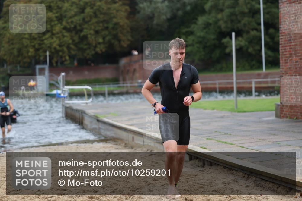 13.09.2026 - Stadtparktriathlon Mo-Foto http://msf.ph/oto/10259201 13.09.2026 11:55:50 Schwimmen 977, 987, 1004, 1056 meine-sportfotos.de