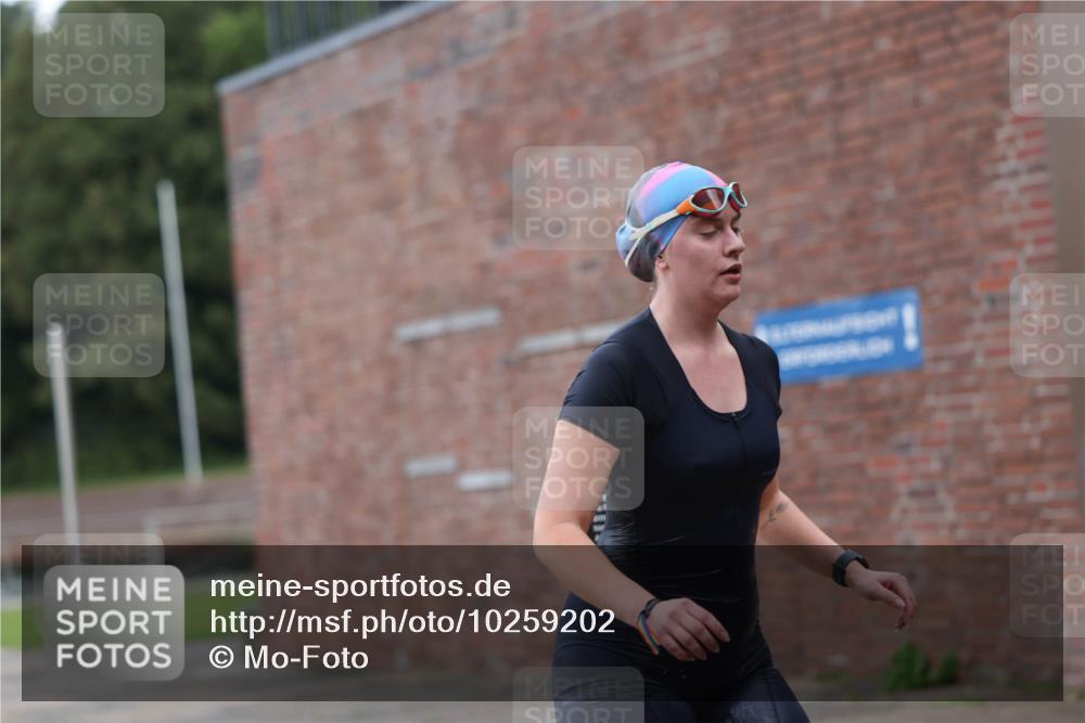 13.09.2026 - Stadtparktriathlon Mo-Foto http://msf.ph/oto/10259202 13.09.2026 11:16:01 Schwimmen 795, 816, 819 meine-sportfotos.de