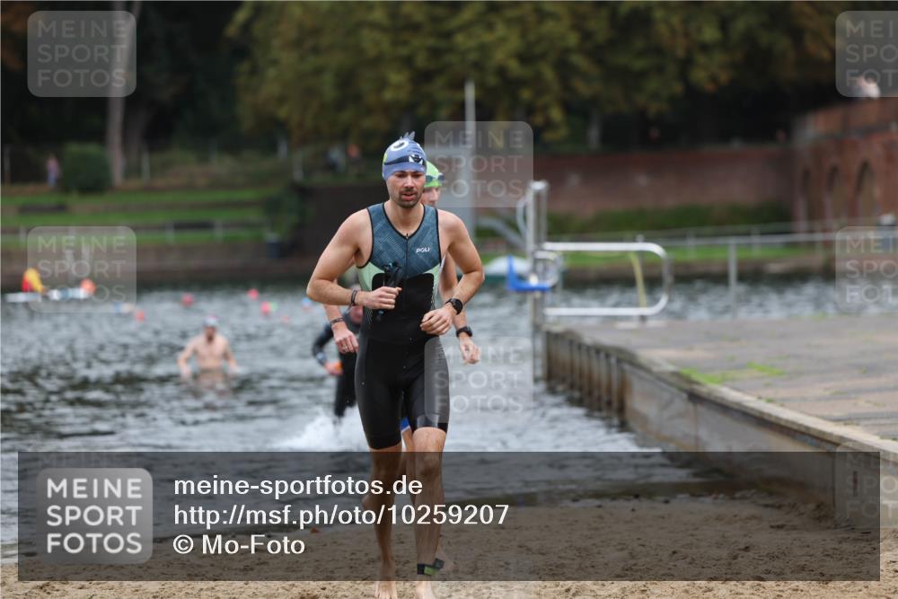 13.09.2026 - Stadtparktriathlon Mo-Foto http://msf.ph/oto/10259207 13.09.2026 11:55:56 Schwimmen 977, 987, 1056 meine-sportfotos.de
