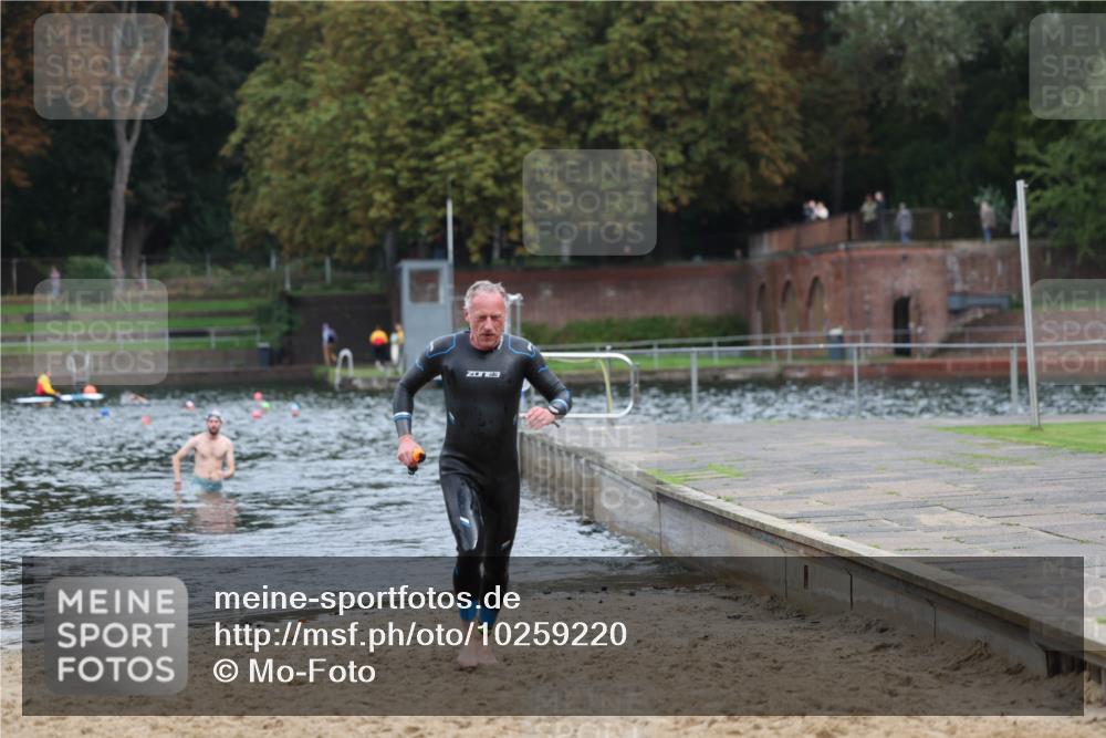 13.09.2026 - Stadtparktriathlon Mo-Foto http://msf.ph/oto/10259220 13.09.2026 11:56:00 Schwimmen 977, 987, 996, 1056 meine-sportfotos.de