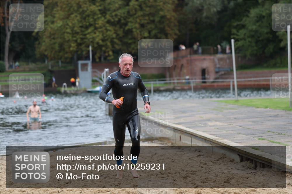 13.09.2026 - Stadtparktriathlon Mo-Foto http://msf.ph/oto/10259231 13.09.2026 11:56:01 Schwimmen 977, 987, 996, 1056 meine-sportfotos.de
