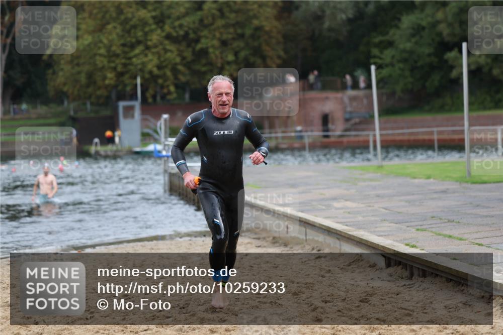 13.09.2026 - Stadtparktriathlon Mo-Foto http://msf.ph/oto/10259233 13.09.2026 11:56:02 Schwimmen 977, 987, 996, 1056 meine-sportfotos.de