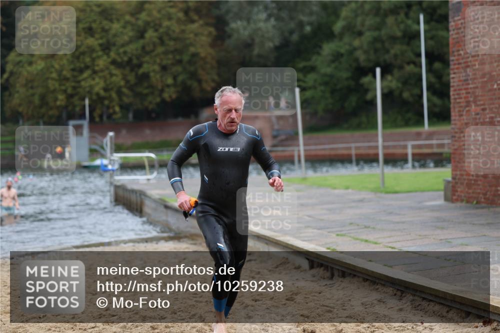 13.09.2026 - Stadtparktriathlon Mo-Foto http://msf.ph/oto/10259238 13.09.2026 11:56:02 Schwimmen 977, 987, 996, 1056 meine-sportfotos.de