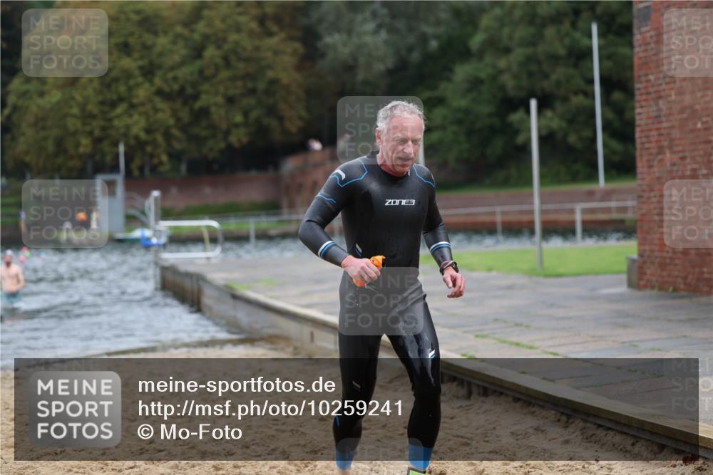 13.09.2026 - Stadtparktriathlon Mo-Foto http://msf.ph/oto/10259241 13.09.2026 11:56:03 Schwimmen 977, 987, 996 meine-sportfotos.de