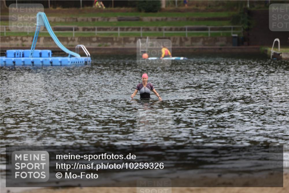13.09.2026 - Stadtparktriathlon Mo-Foto http://msf.ph/oto/10259326 13.09.2026 11:17:04 Schwimmen  meine-sportfotos.de