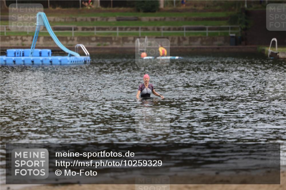 13.09.2026 - Stadtparktriathlon Mo-Foto http://msf.ph/oto/10259329 13.09.2026 11:17:04 Schwimmen  meine-sportfotos.de