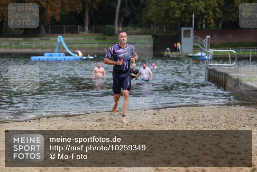 13.09.2026 - Stadtparktriathlon Mo-Foto http://msf.ph/oto/10259349 13.09.2026 11:56:58 Schwimmen 1044, 1047 meine-sportfotos.de