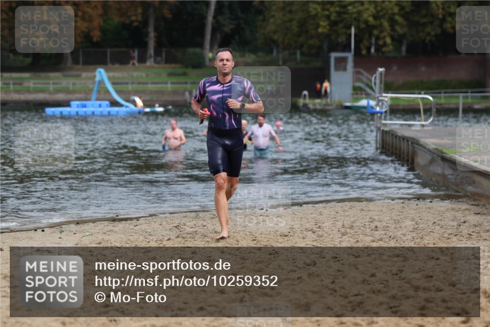 13.09.2026 - Stadtparktriathlon Mo-Foto http://msf.ph/oto/10259352 13.09.2026 11:56:58 Schwimmen 1044, 1047 meine-sportfotos.de