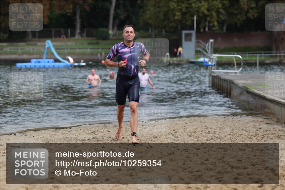 13.09.2026 - Stadtparktriathlon Mo-Foto http://msf.ph/oto/10259354 13.09.2026 11:56:59 Schwimmen 981, 1044, 1047 meine-sportfotos.de