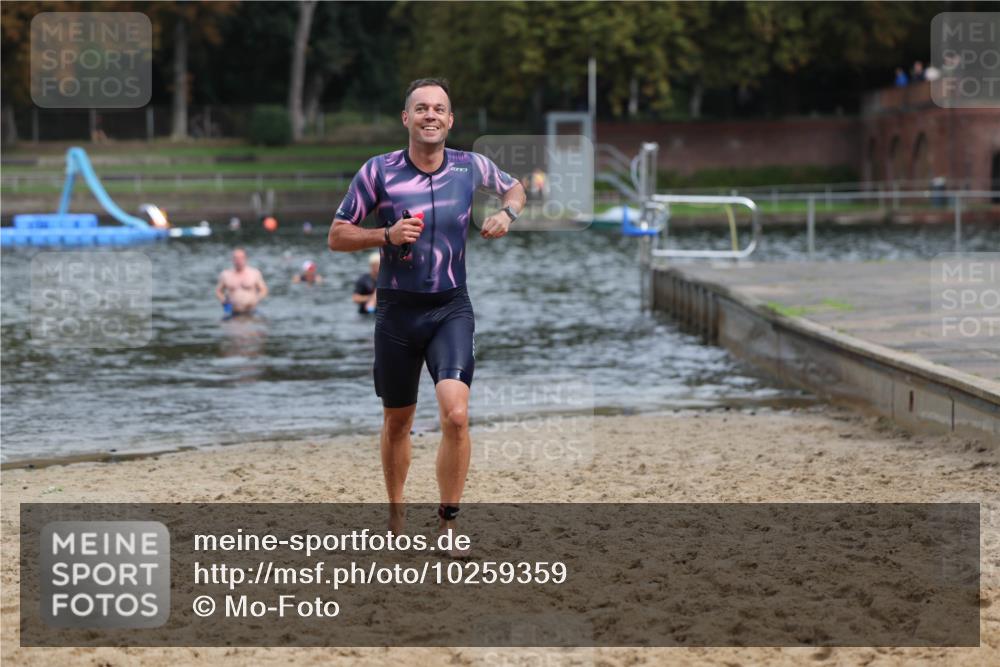 13.09.2026 - Stadtparktriathlon Mo-Foto http://msf.ph/oto/10259359 13.09.2026 11:56:59 Schwimmen 981, 1044, 1047 meine-sportfotos.de