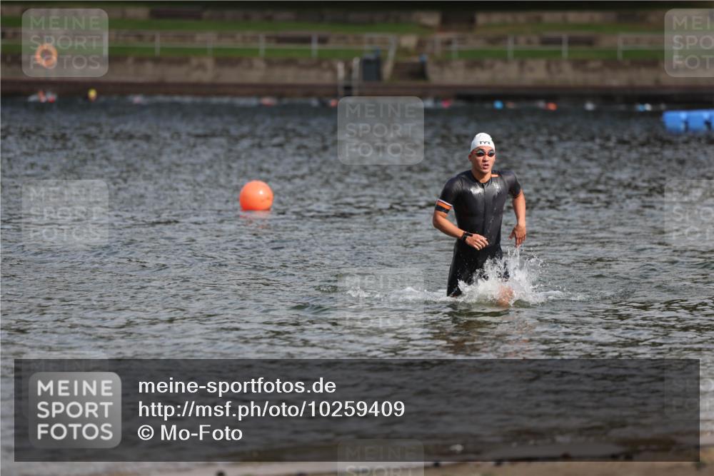 13.09.2026 - Stadtparktriathlon Mo-Foto http://msf.ph/oto/10259409 13.09.2026 11:28:36 Schwimmen 834, 840 meine-sportfotos.de