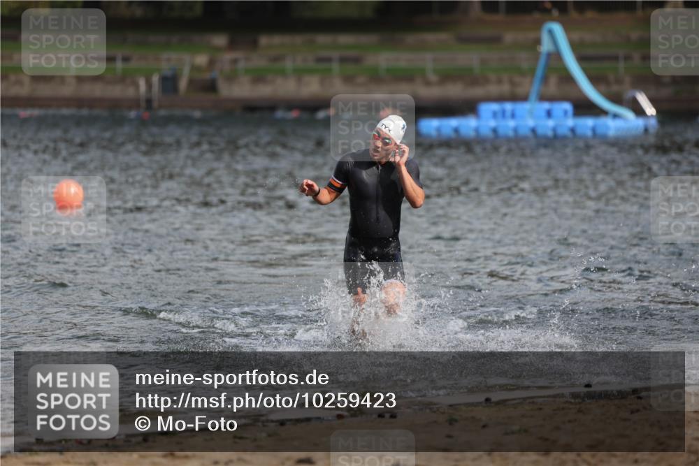 13.09.2026 - Stadtparktriathlon Mo-Foto http://msf.ph/oto/10259423 13.09.2026 11:28:38 Schwimmen 834, 840 meine-sportfotos.de